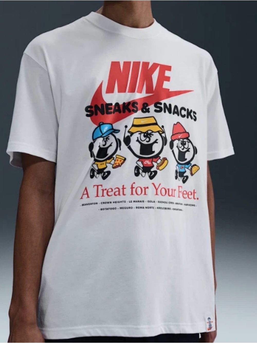 Mens L Light blue Nike Sportswear Max90 "Sneaks & Snacks" graphic t-shirt